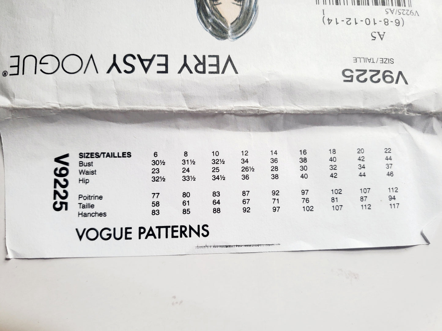 VERY EASY VOGUE Sewing Pattern V9225, Semi-Fitted Tunics, Shaped Tunics, Size 6-14