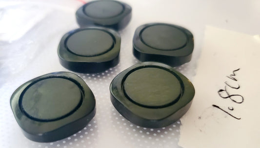 Vintage Shank Buttons, Olive Green, Rounded Square, Size 1.8cm (x5) and 1.5cm (x1)