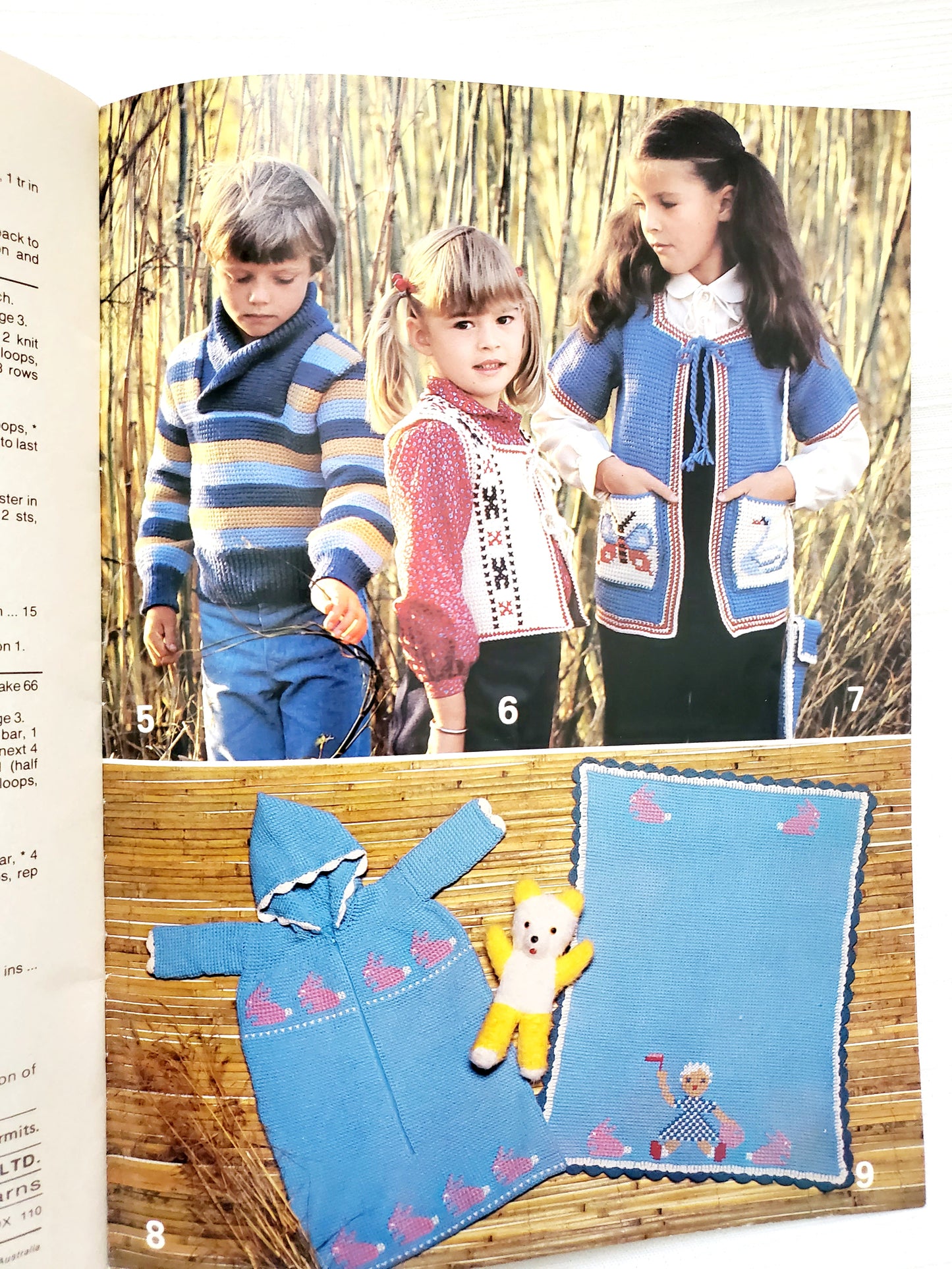 Patons Totem, Tricks with Tricot, Booklet by Patons, C40, Tricot Crochet, Knitting