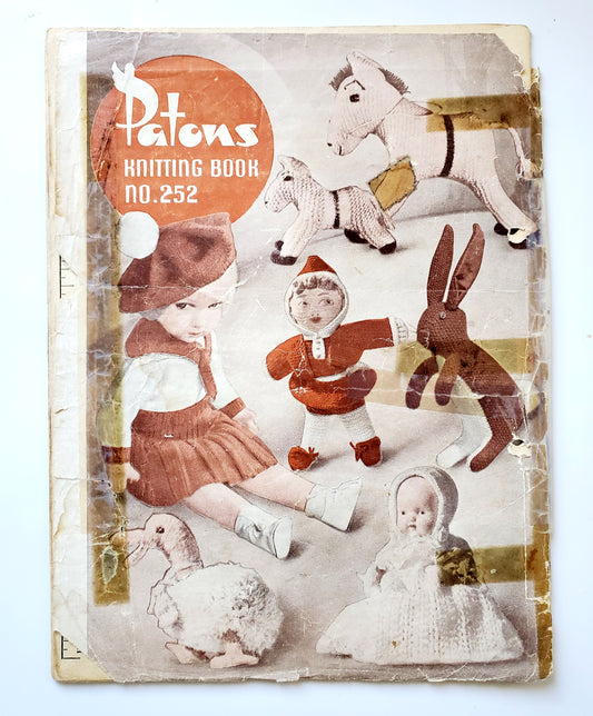 Vintage 1950's Patons Knitting Book No. 252. Tea Cozy Lampshade Bag Toy Rugs