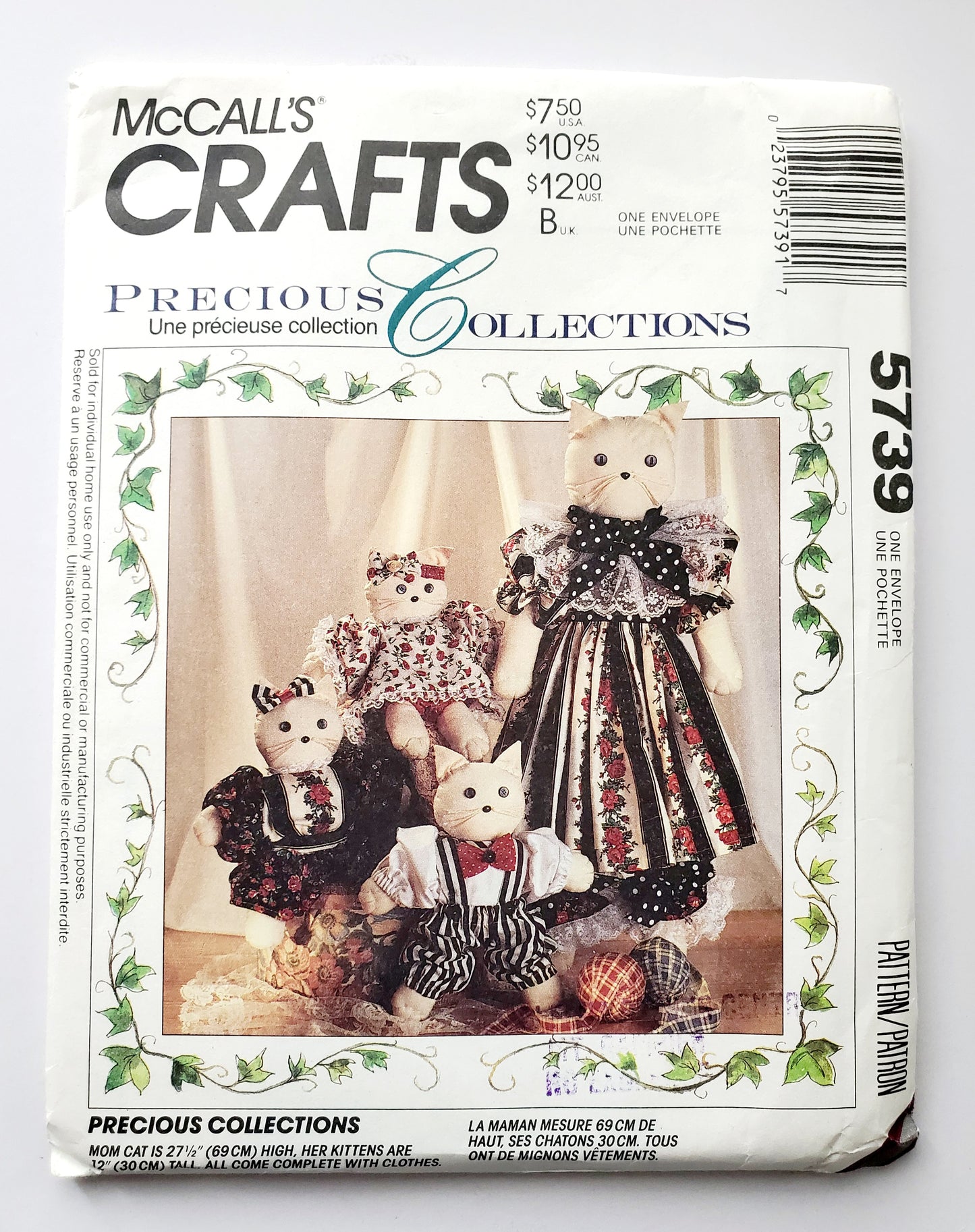 MCCALLS Craft Sewing Pattern Cat & Kittens 5739 Size 69cm (Mum Cat) 30cm (Kittens). Complete with Clothes.