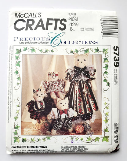 MCCALLS Craft Sewing Pattern Cat & Kittens 5739 Size 69cm (Mum Cat) 30cm (Kittens). Complete with Clothes.
