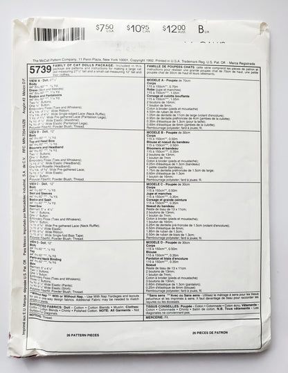 MCCALLS Craft Sewing Pattern Cat & Kittens 5739 Size 69cm (Mum Cat) 30cm (Kittens). Complete with Clothes.