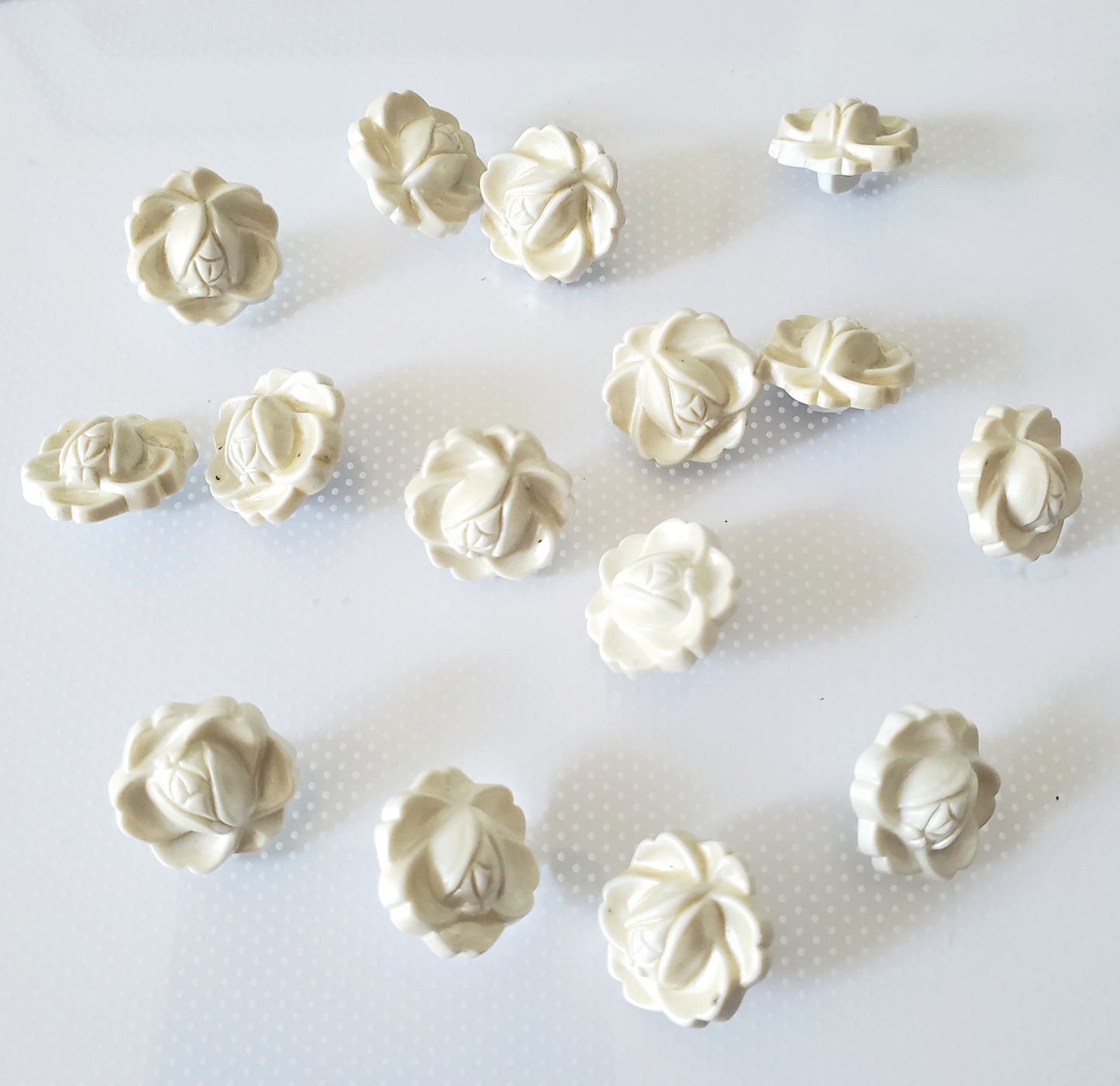 Off White Raised Flowers Shank Buttons, Size 15mm 1.5cm QTY 15