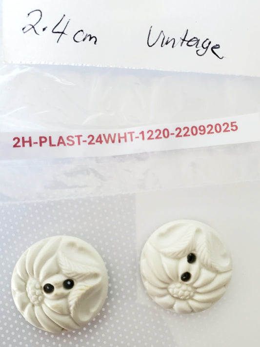 White, Vintage, Round, 2-Holed Buttons, Daisy Flowers, Size 24mm, 2.4cm, Plastic QTY 2