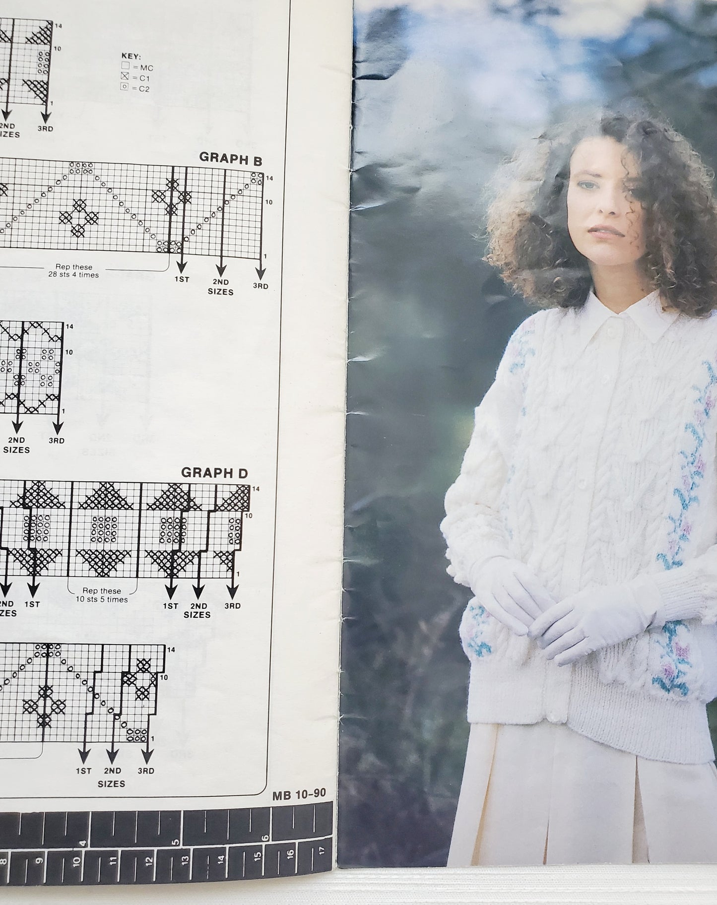 Knitting Booklet by Cleckheaton. Aran / Fair Isle Knits in 8 PLY Machine wash, Book No. 407