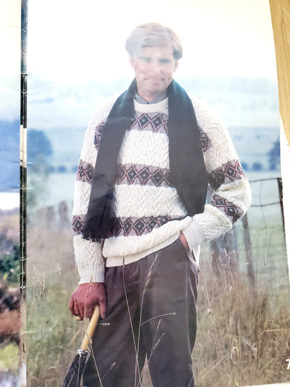Knitting Booklet by Cleckheaton. Aran / Fair Isle Knits in 8 PLY Machine wash, Book No. 407