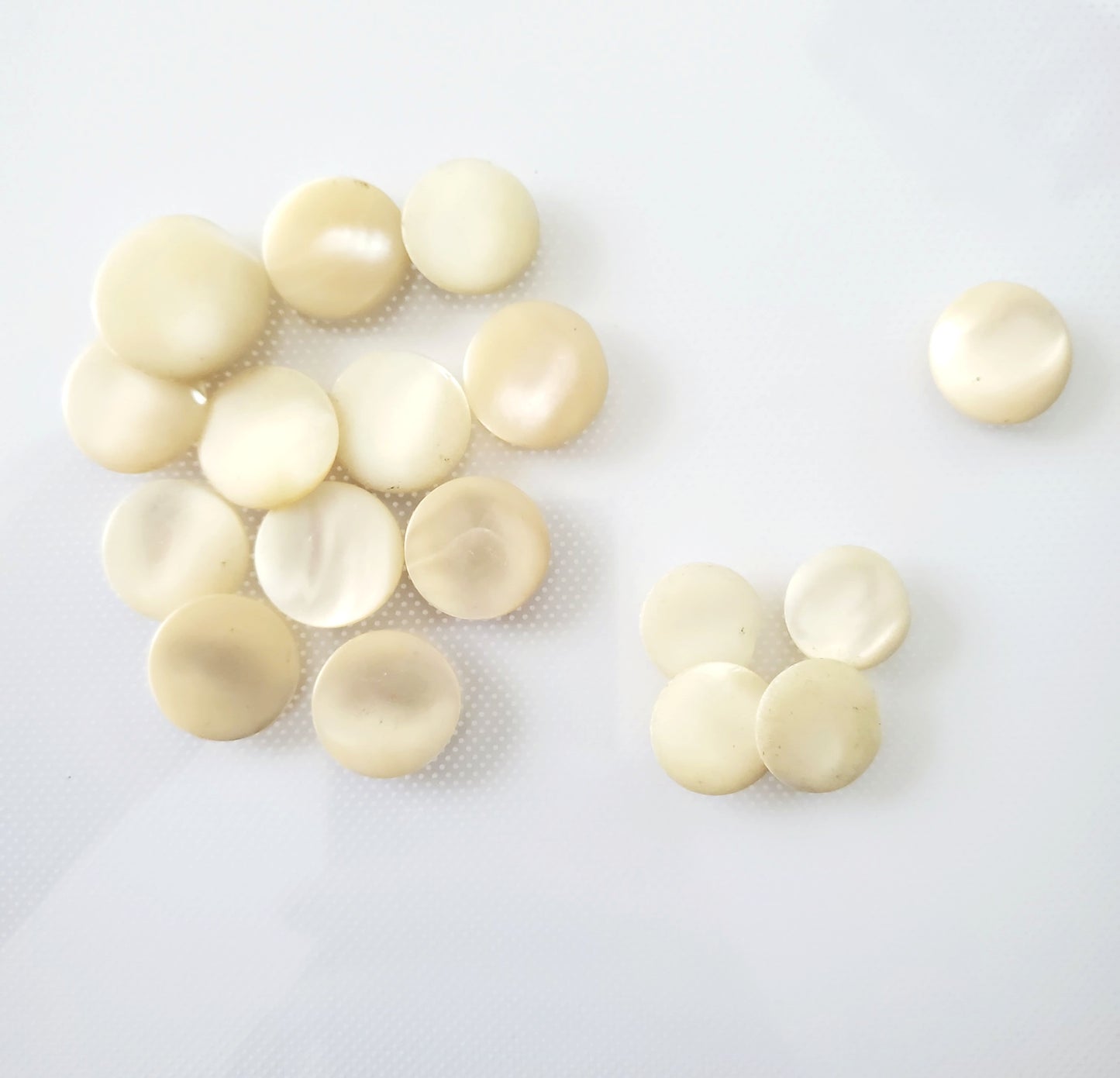 Shank Sewing Buttons, 2cm, 2.3cm, 1.54cm, Natural, Vintage, Mother Of Pearl? QTY 17