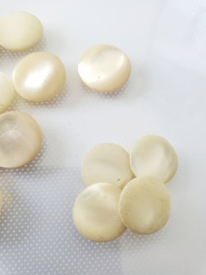 Shank Sewing Buttons, 2cm, 2.3cm, 1.54cm, Natural, Vintage, Mother Of Pearl? QTY 17