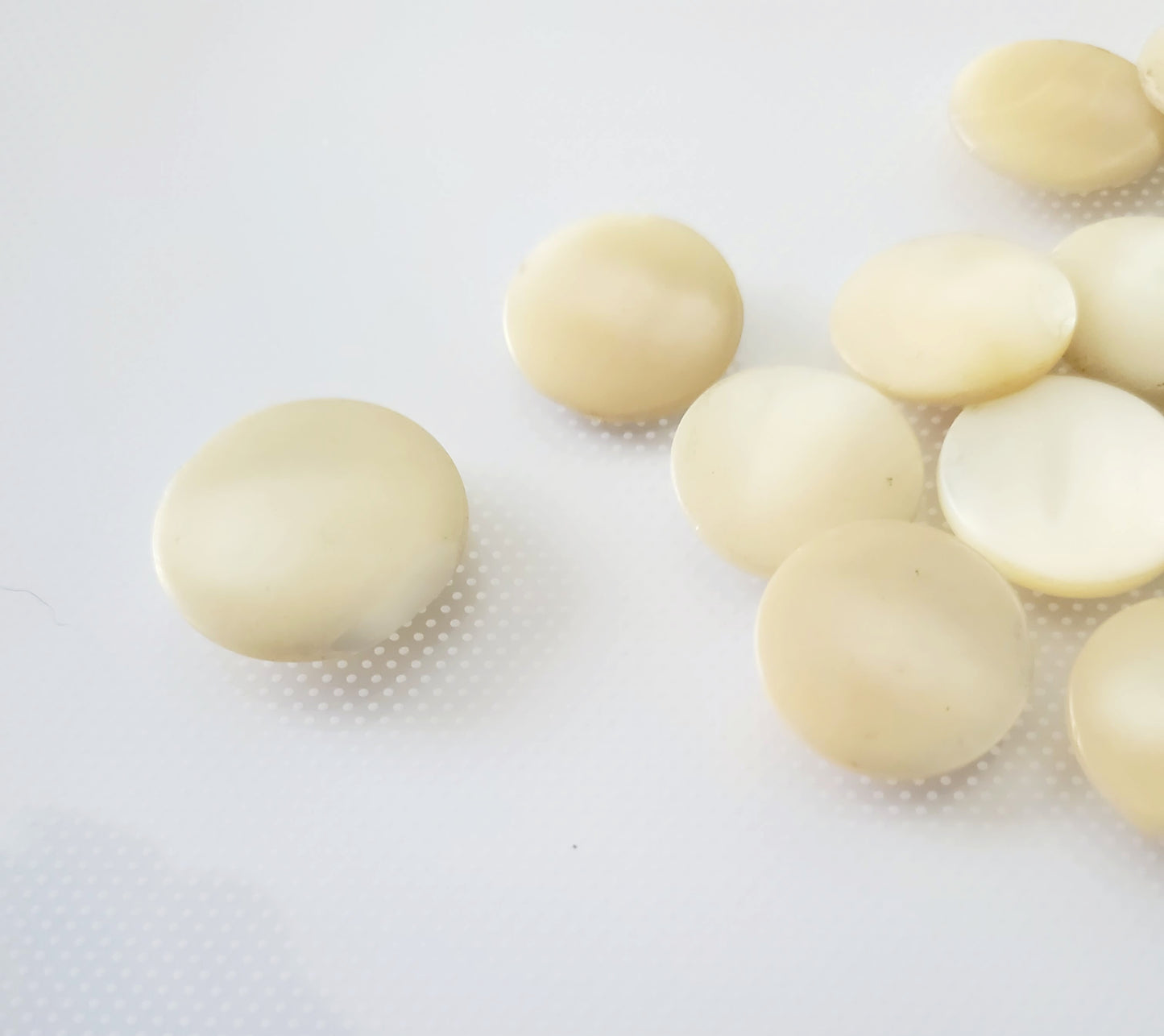 Shank Sewing Buttons, 2cm, 2.3cm, 1.54cm, Natural, Vintage, Mother Of Pearl? QTY 17