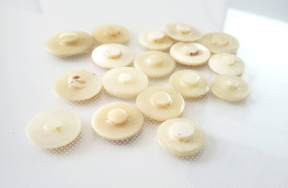 Shank Sewing Buttons, 2cm, 2.3cm, 1.54cm, Natural, Vintage, Mother Of Pearl? QTY 17