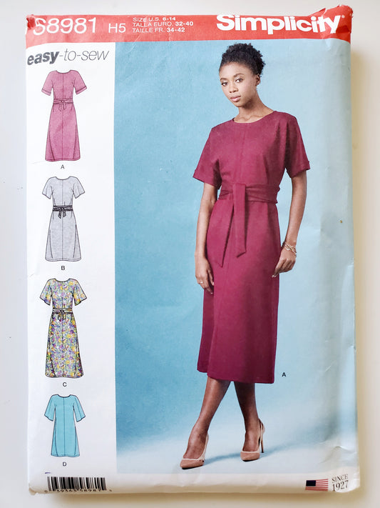 SIMPLICITY Sewing Pattern S8981, Dress, Fabric Belt, Size 6-14
