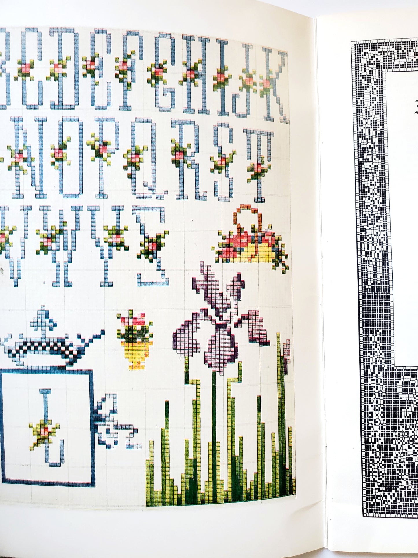 Favorite Charted Designs by Anne Orr. 119 in Full Colour Dover Needlework Series