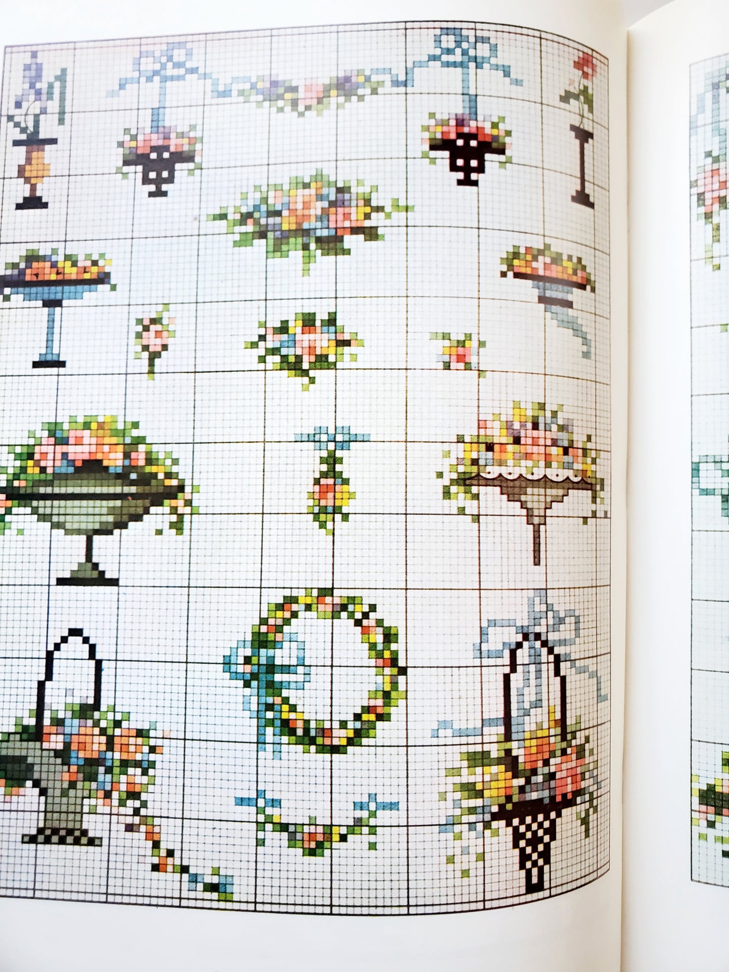 Favorite Charted Designs by Anne Orr. 119 in Full Colour Dover Needlework Series