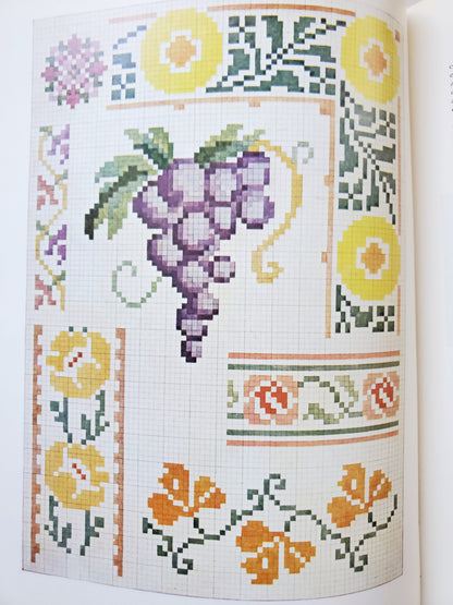 Favorite Charted Designs by Anne Orr. 119 in Full Colour Dover Needlework Series