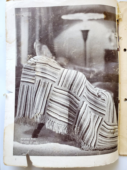 Vintage 1950's Patons Knitting Book No. 252. Tea Cozy Lampshade Bag Toy Rugs