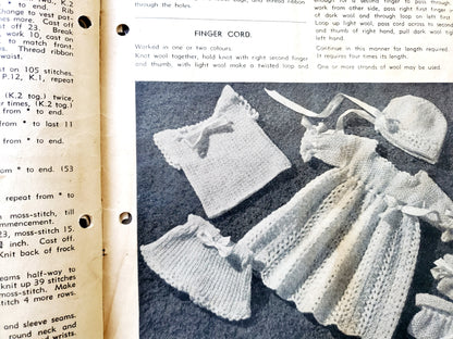 Vintage 1950's Patons Knitting Book No. 252. Tea Cozy Lampshade Bag Toy Rugs