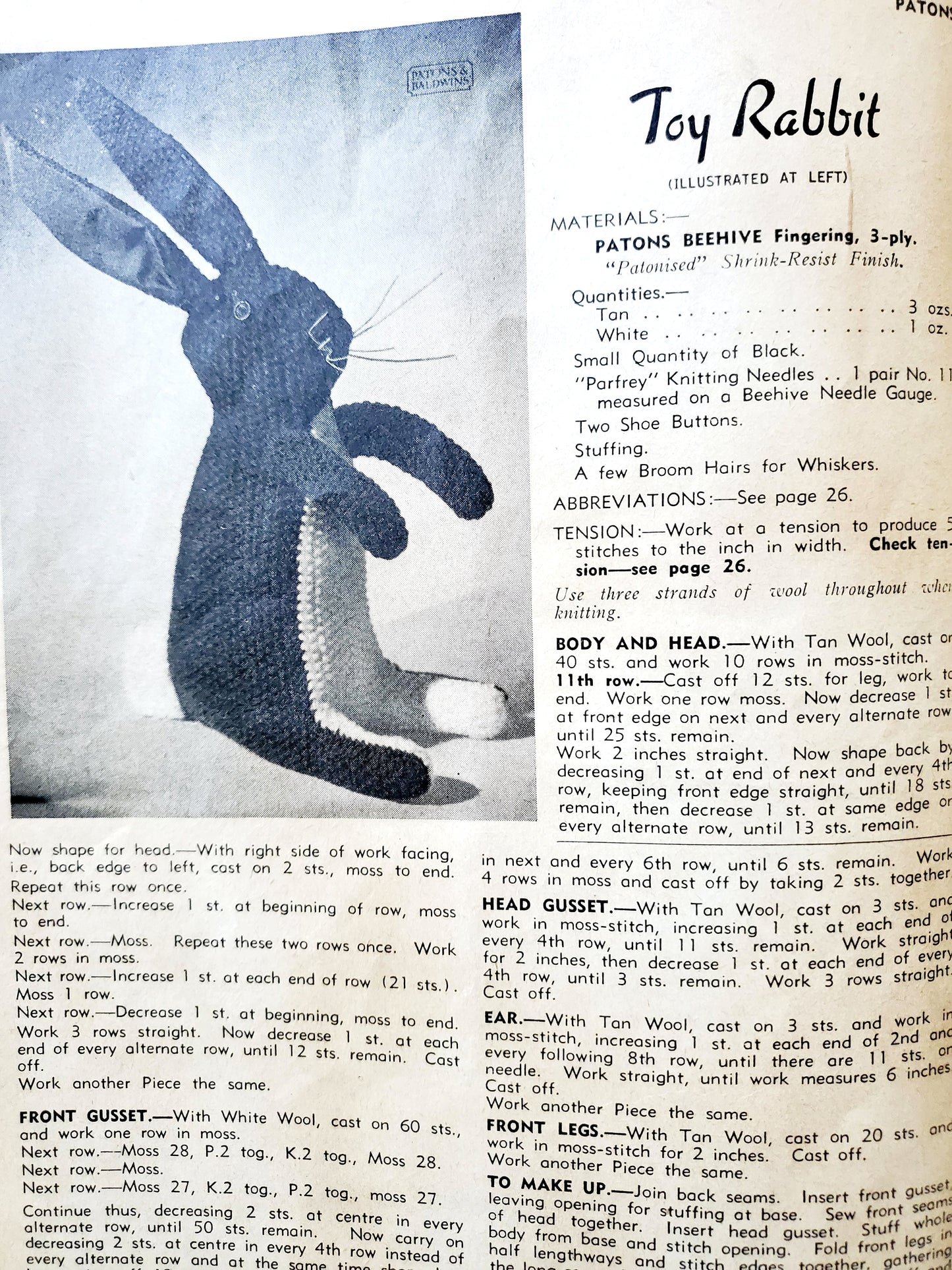 Vintage 1950's Patons Knitting Book No. 252. Tea Cozy Lampshade Bag Toy Rugs