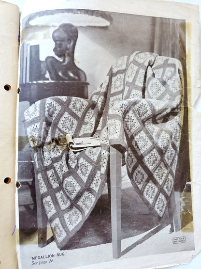 Vintage 1950's Patons Knitting Book No. 252. Tea Cozy Lampshade Bag Toy Rugs