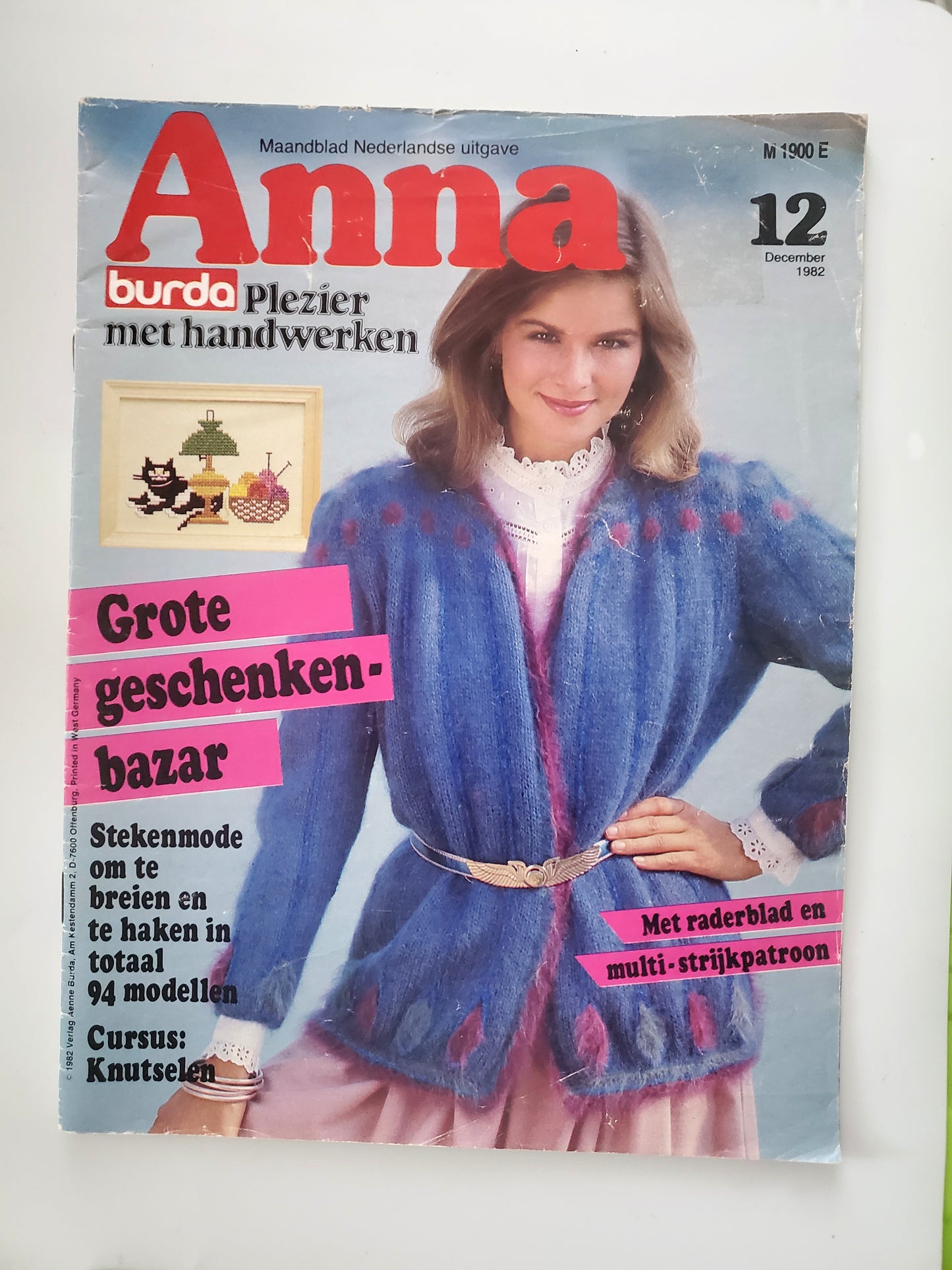 ANNA Vintage BURDA Plezier methandwerken December 1982 Magazine (pattern insert)
